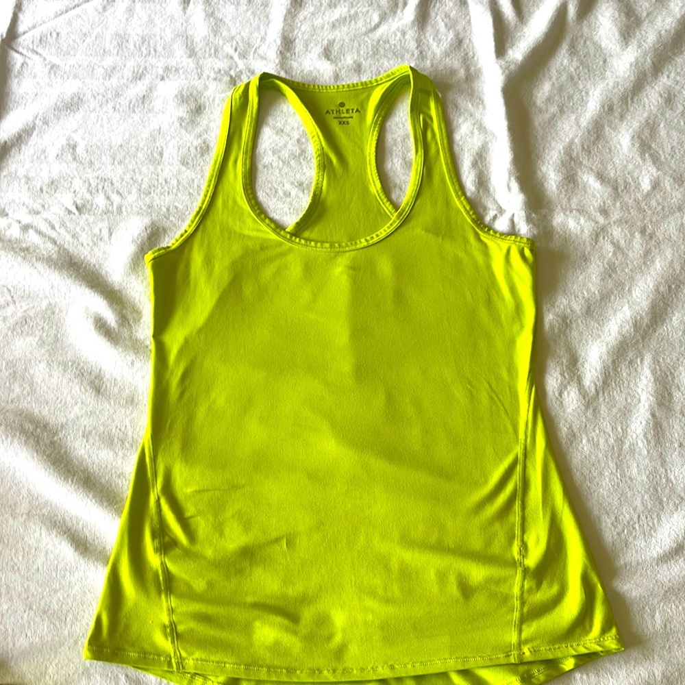 Athleta Momentum VGUC tank-lime color
